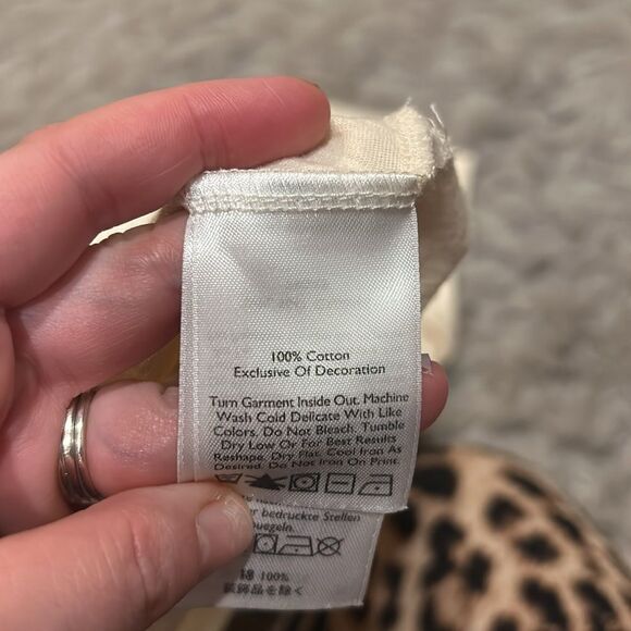 Eddie Bauer cotton cream vneck maroon floral embroidered tshirt size medium - Picture 4 of 5